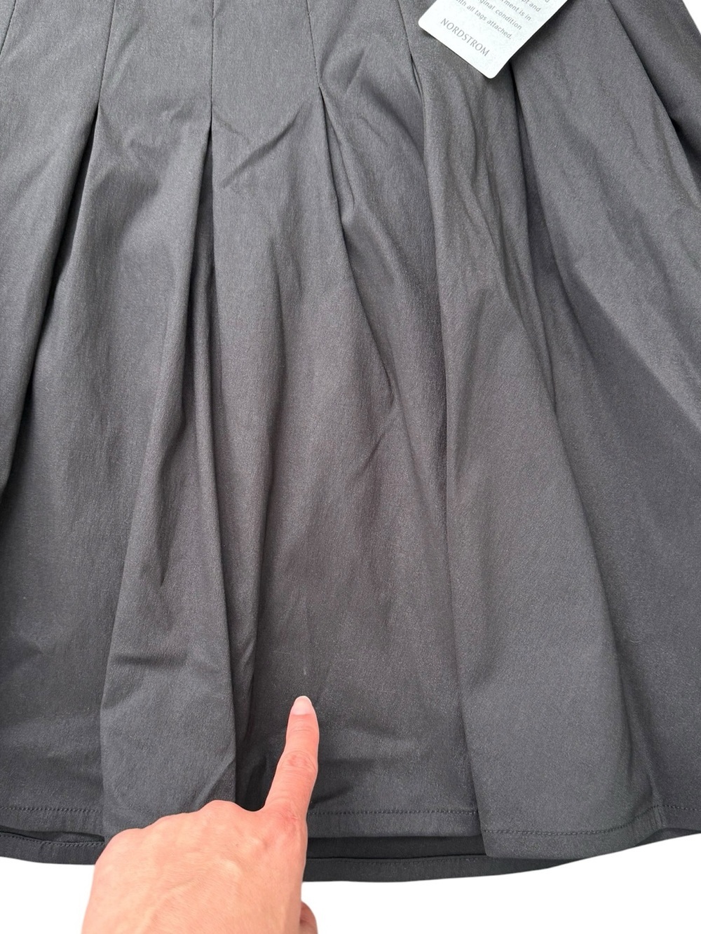 NWT Tadashi Shoji Black Pleated A-Line Stretchy Flair Skirt, Size 8 - Picture 3 of 11